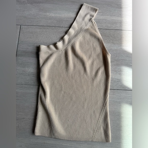 Moda International One-Shoulder Ribbed Shirt - Picture 2 of 3